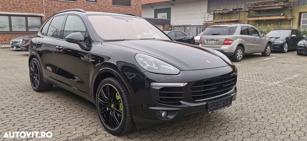 Porsche Cayenne - 2