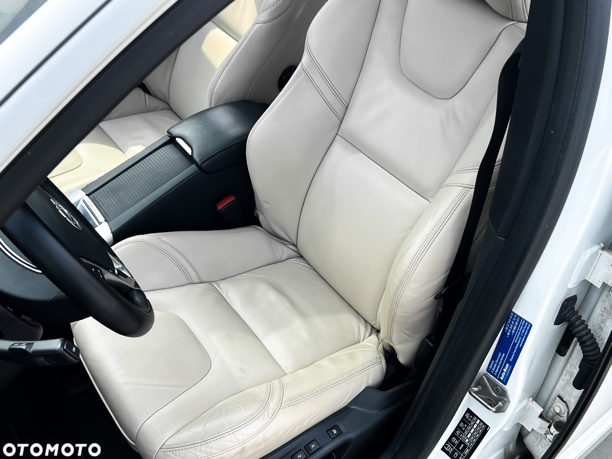 Volvo XC 60 D5 AWD Summum - 16