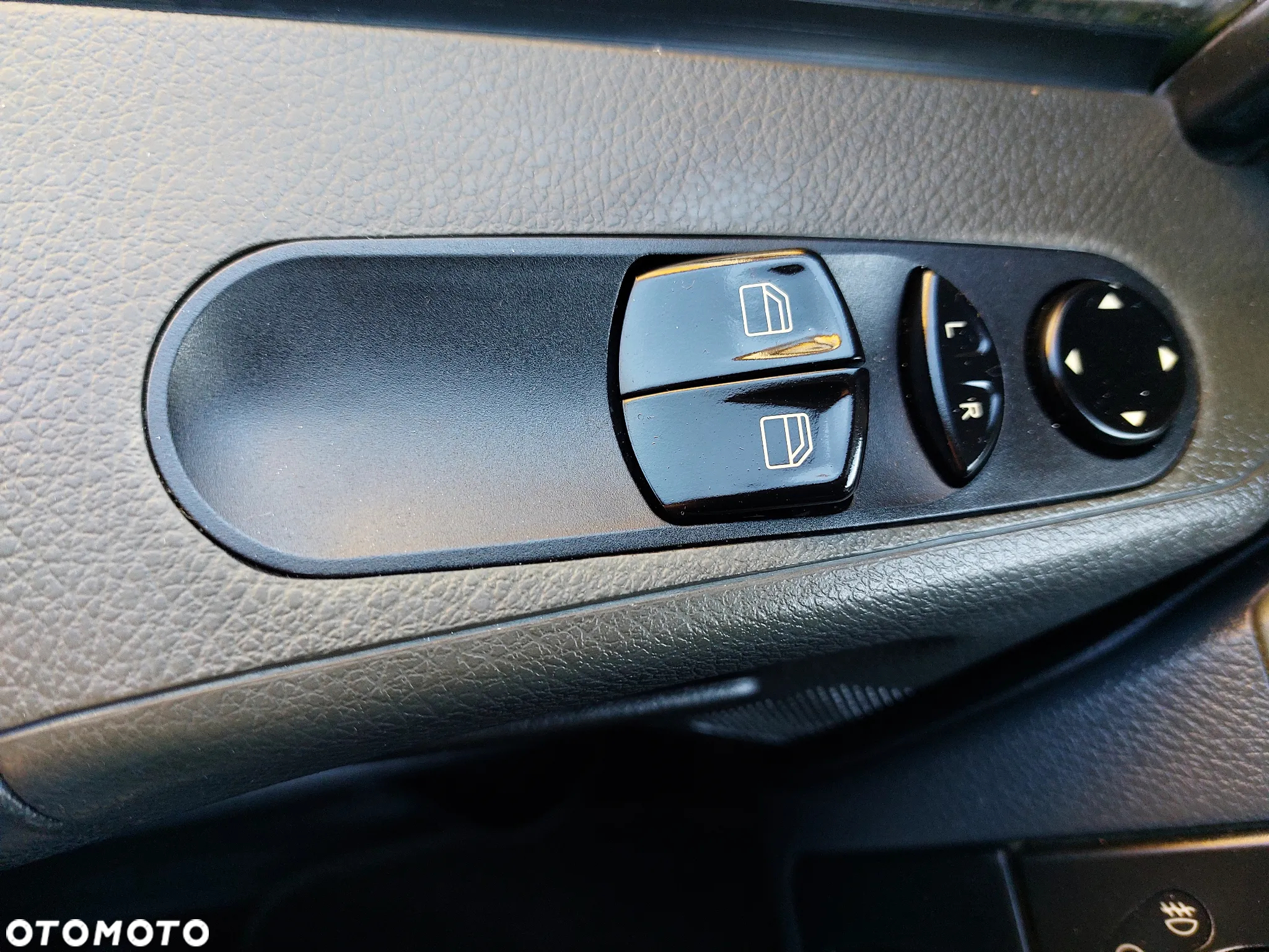 Mercedes-Benz Vito - 25