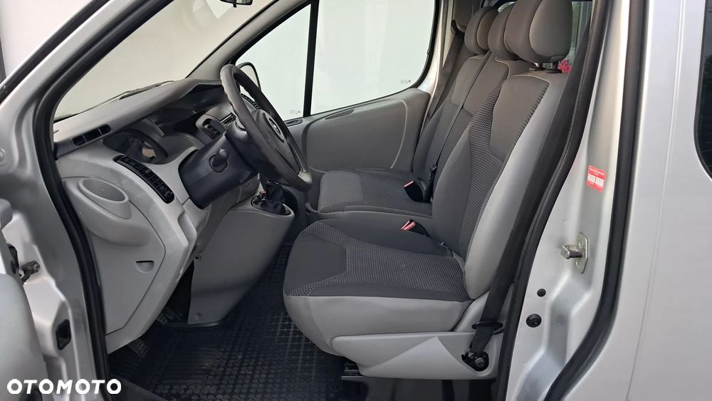 Opel Vivaro L2H1 2.9t - 16