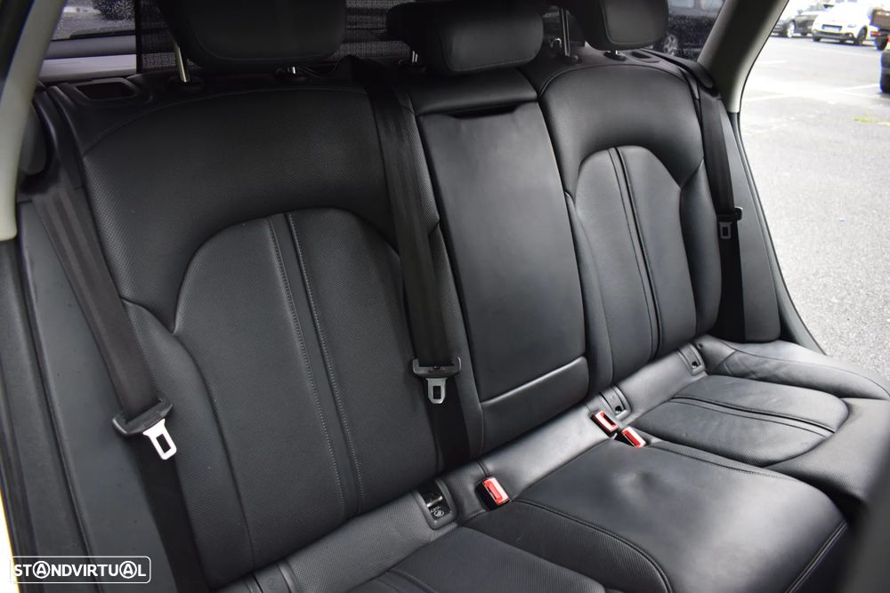 Audi A6 Avant 2.0 TDi Exclusive S tronic - 33