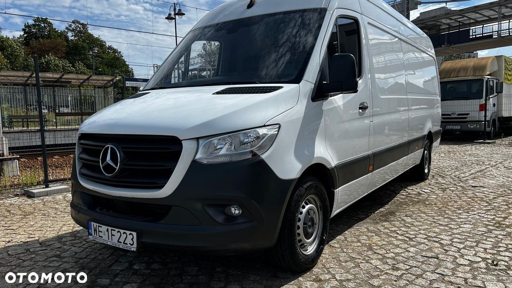 Mercedes-Benz Sprinter 319 - 26