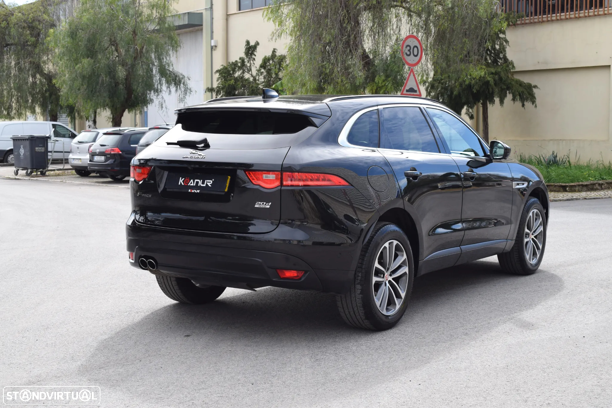 Jaguar F-Pace 2.0 i4D R-Sport AWD - 4