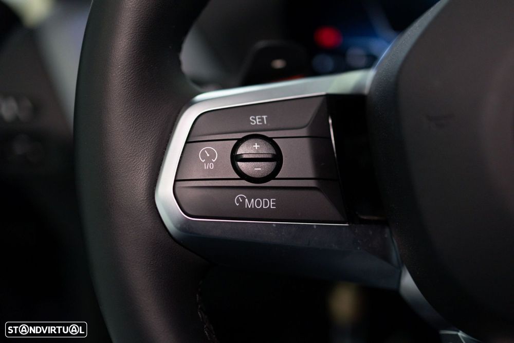 BMW 118 d Pack Desportivo M - 23