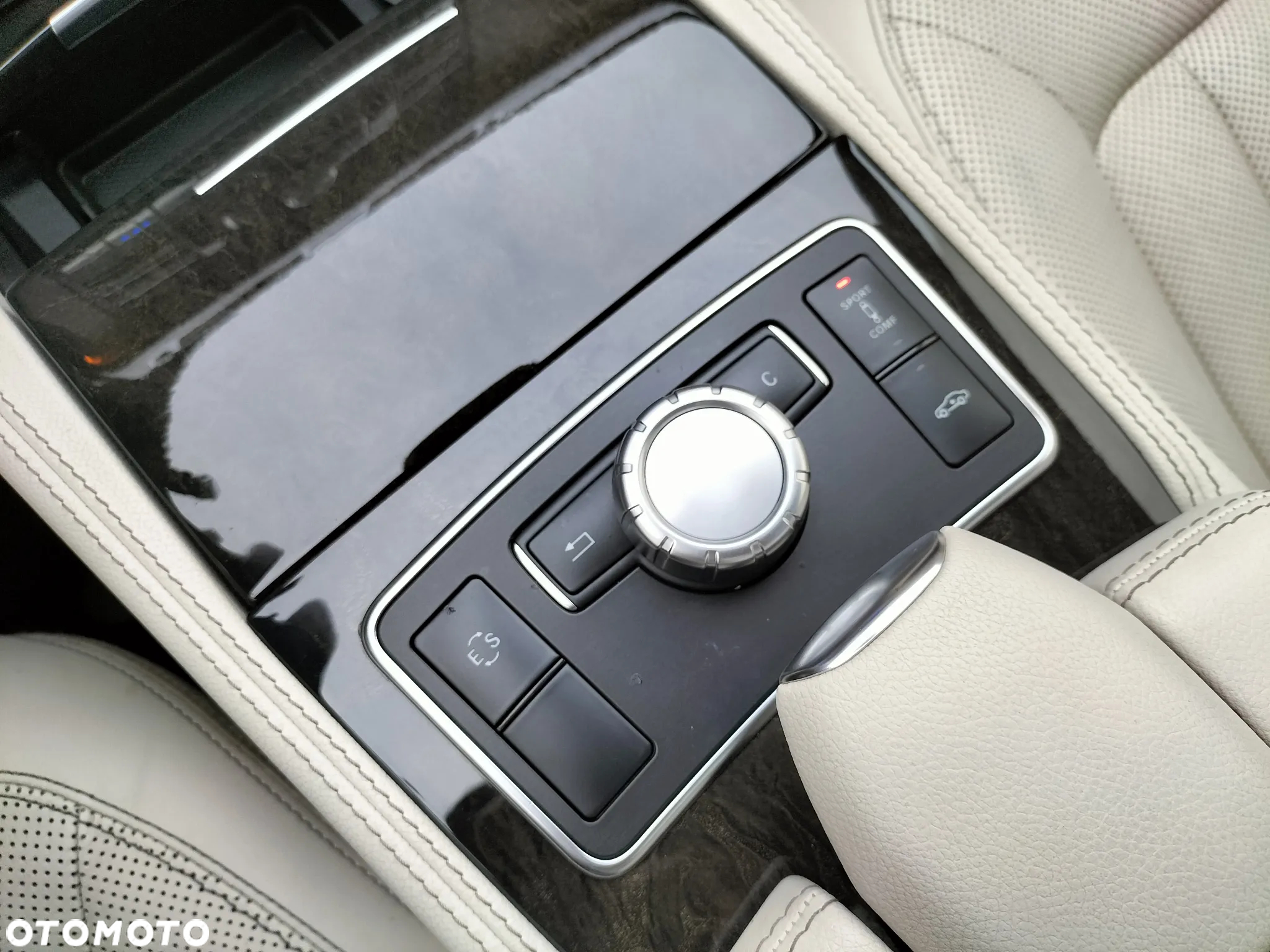 Mercedes-Benz CLS 350 CDI 4-Matic BlueEff - 35