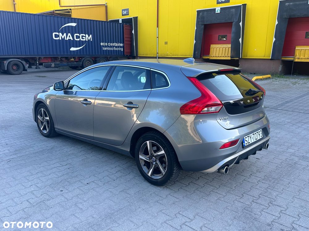 Volvo V40 D2 Drive-E R-Design Momentum - 3