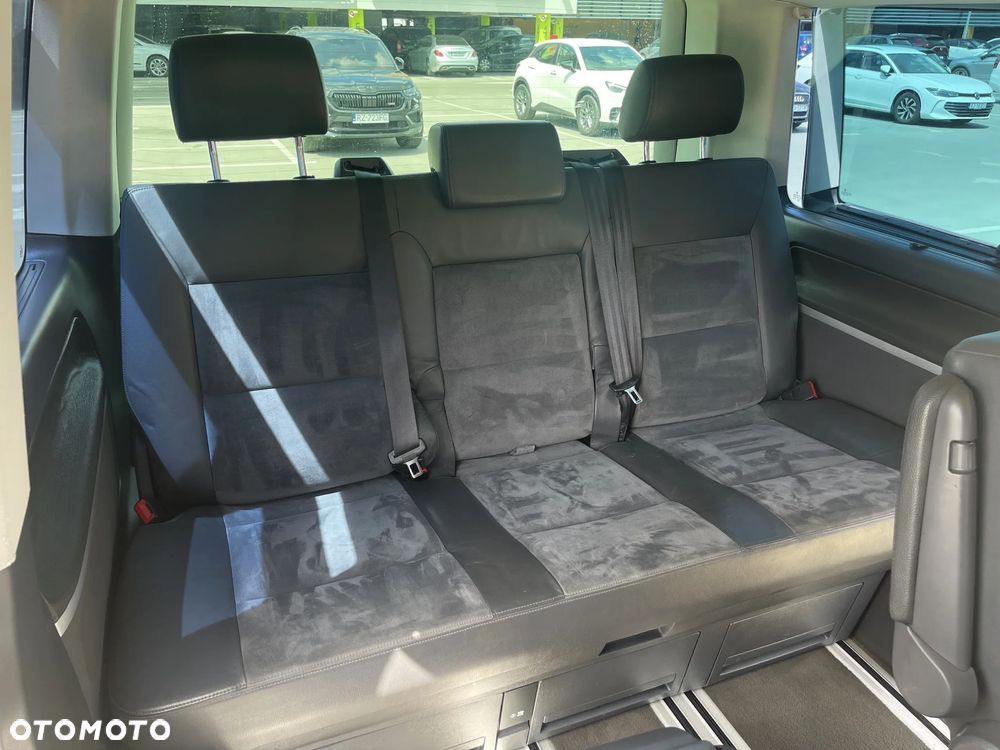 Volkswagen Multivan - 36