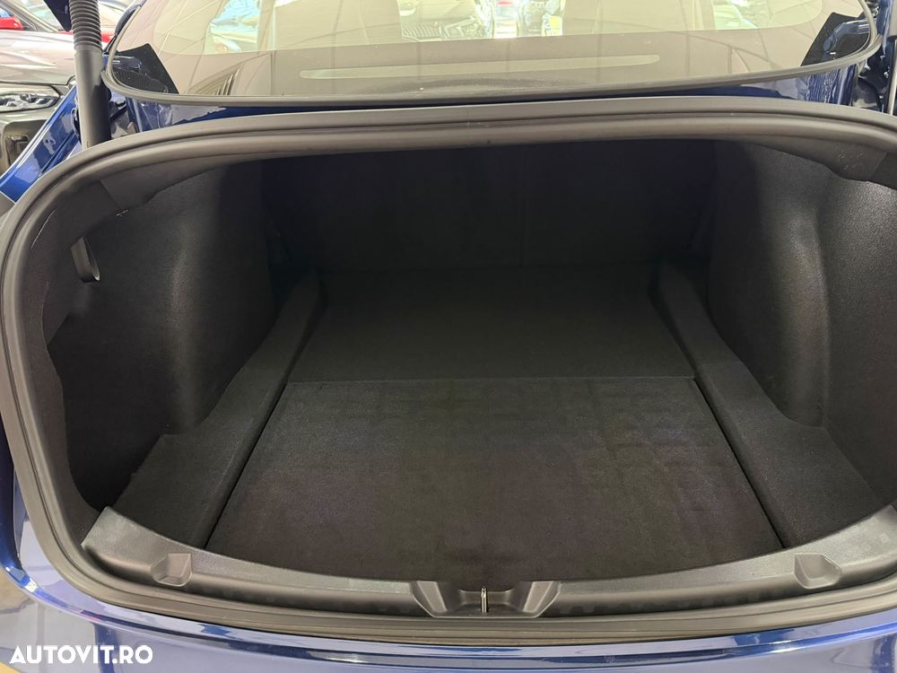 Tesla Model 3 - 13