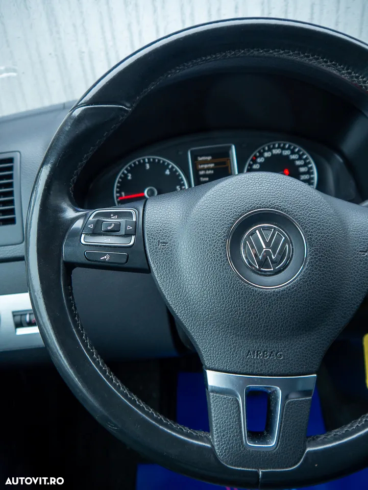 Volkswagen Multivan - 21