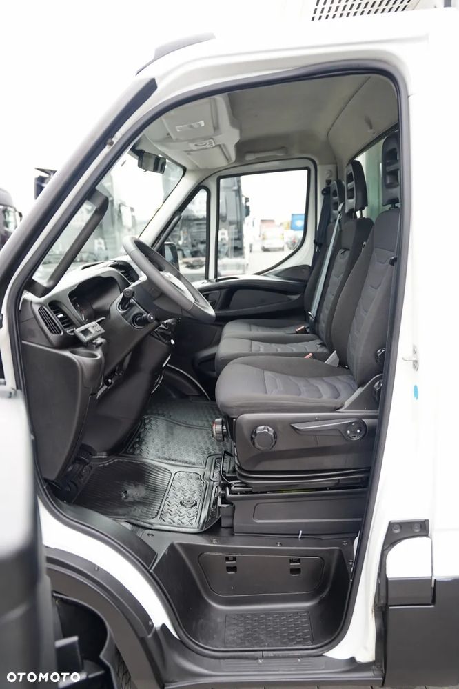 Iveco DAILY 35-150 / CHŁODNIA / THERMO KING V- 30 / MANUAL / BLIŹNIAK / 3 MIEJSCA / - 23