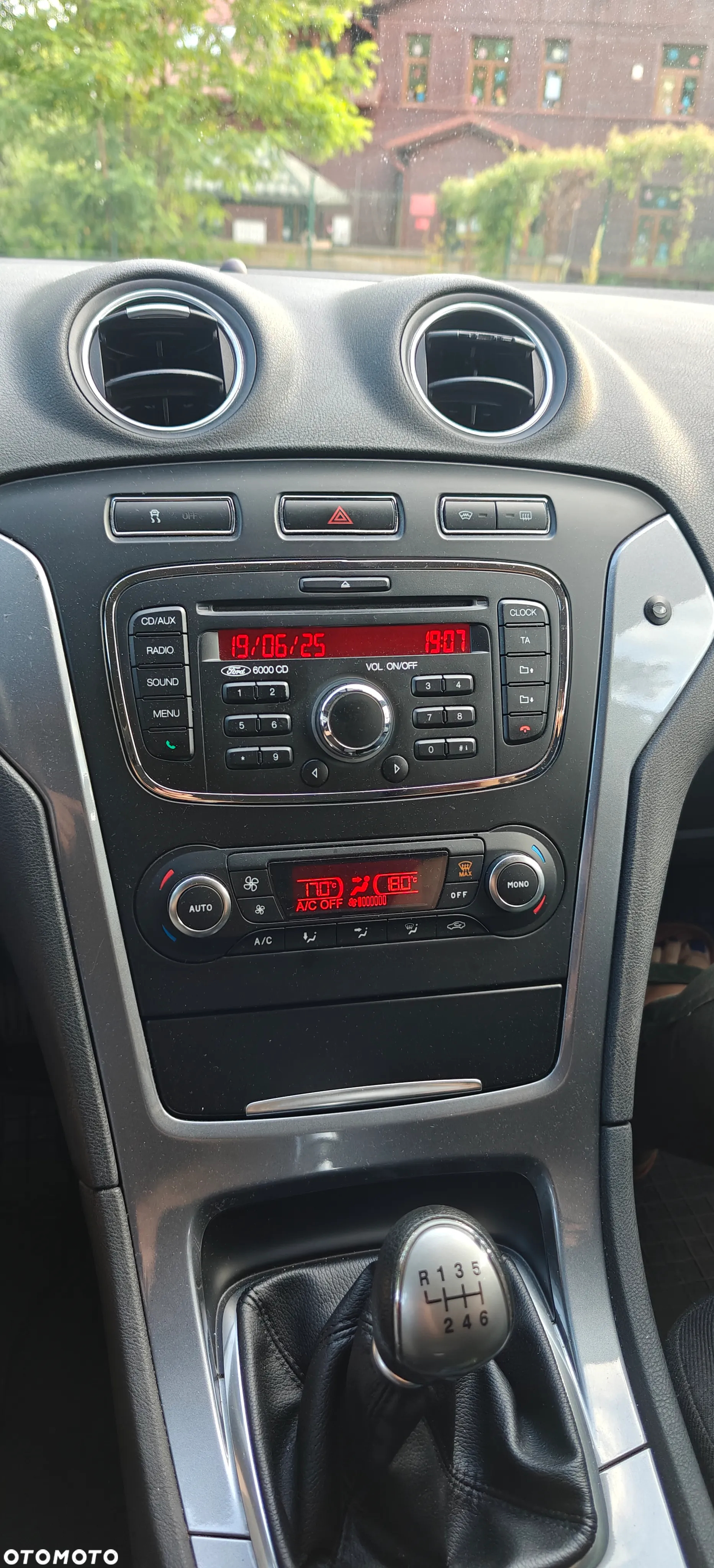 Ford Mondeo 2.0 TDCi Silver X - 12