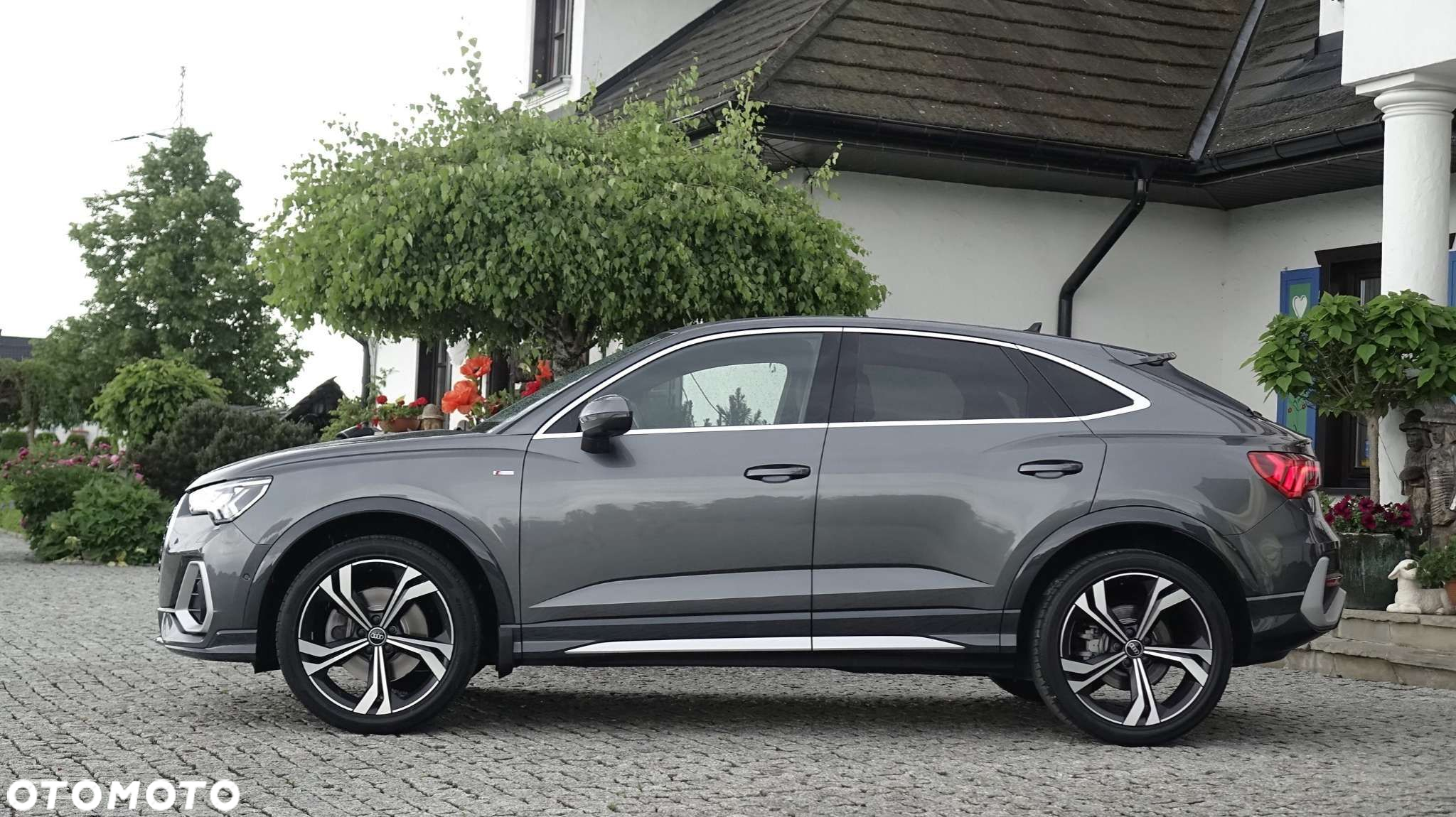 Audi Q3 Sportback - 12