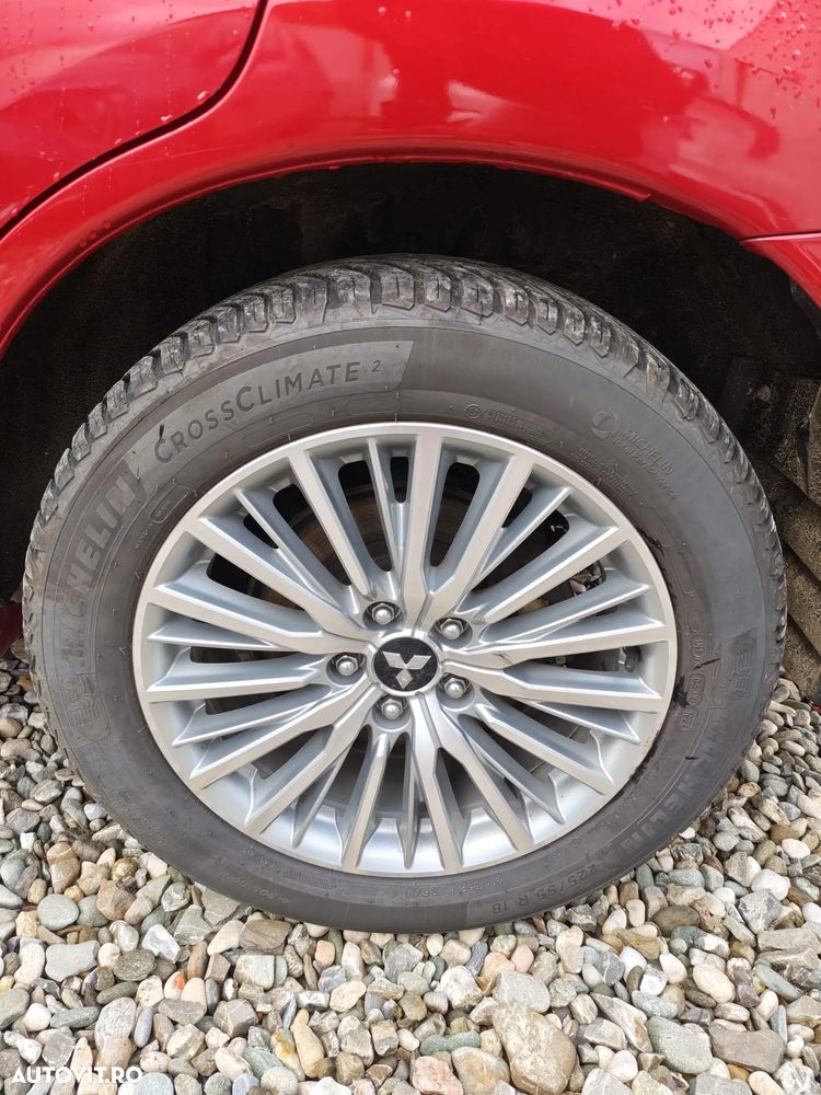 Mitsubishi Outlander PHEV 2.4 L 4X4 Instyle+ - 26