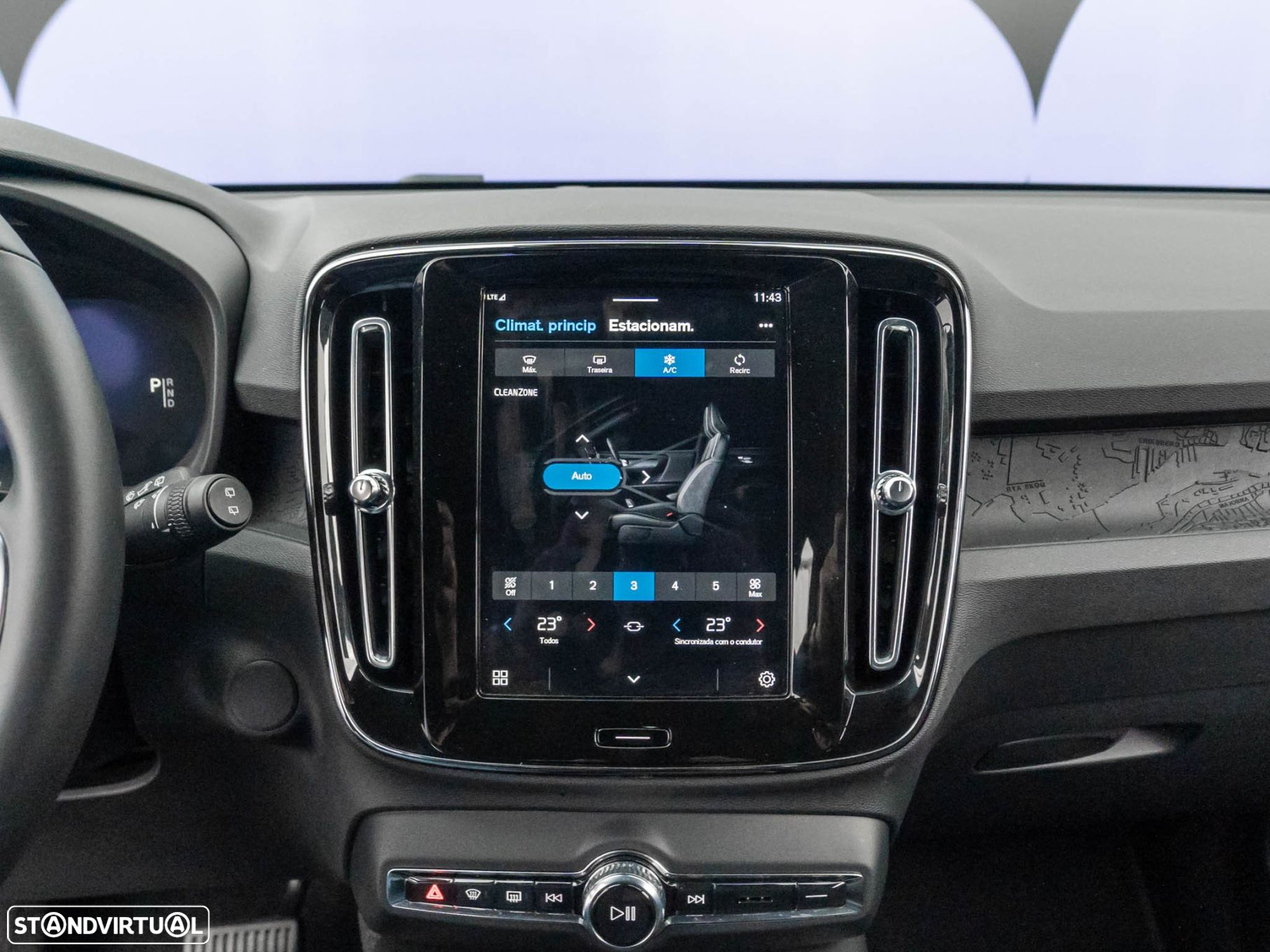 Volvo XC 40 Recharge Core - 37