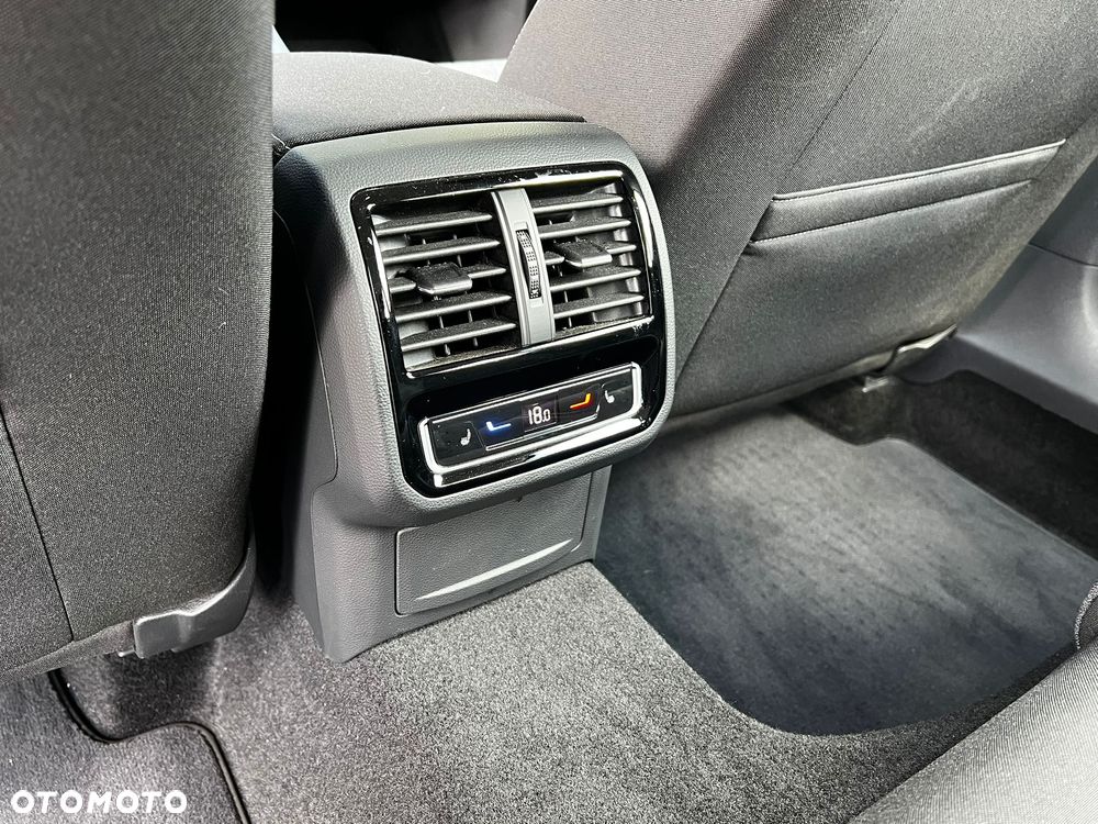 Volkswagen Passat 2.0 TDI SCR Comfortline DSG - 16