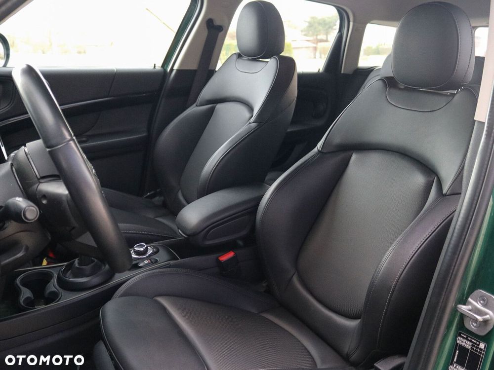 MINI Countryman Cooper Classic Trim - 4