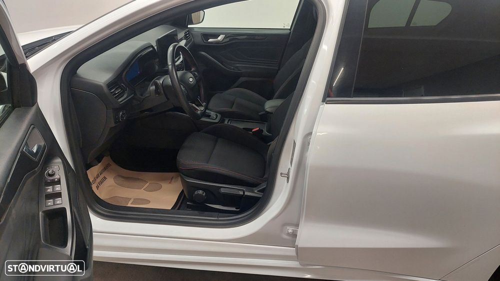 Ford Focus 1.0 EcoBoost MHEV ST-Line - 14