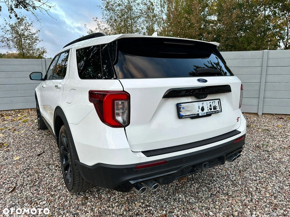 Ford Explorer EcoBoost Plug-in Hybrid ST-LINE - 3