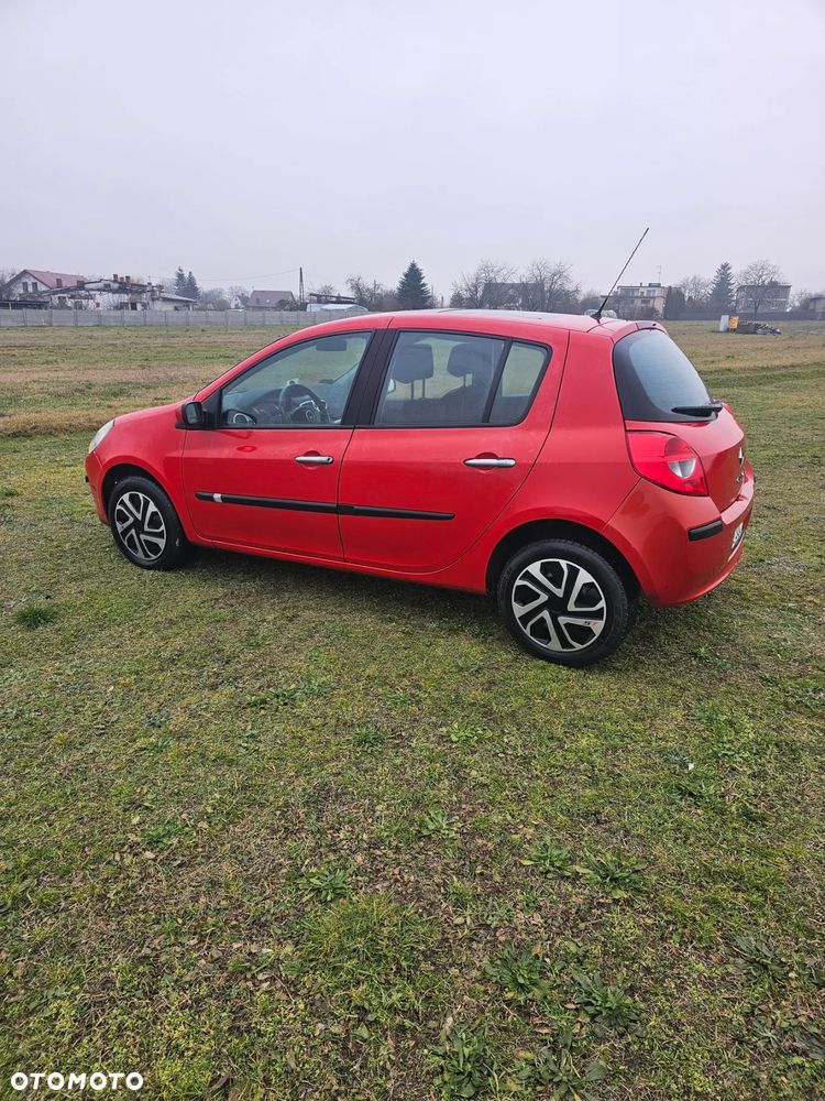 Renault Clio 1.5 dCi Confort Privilege - 1