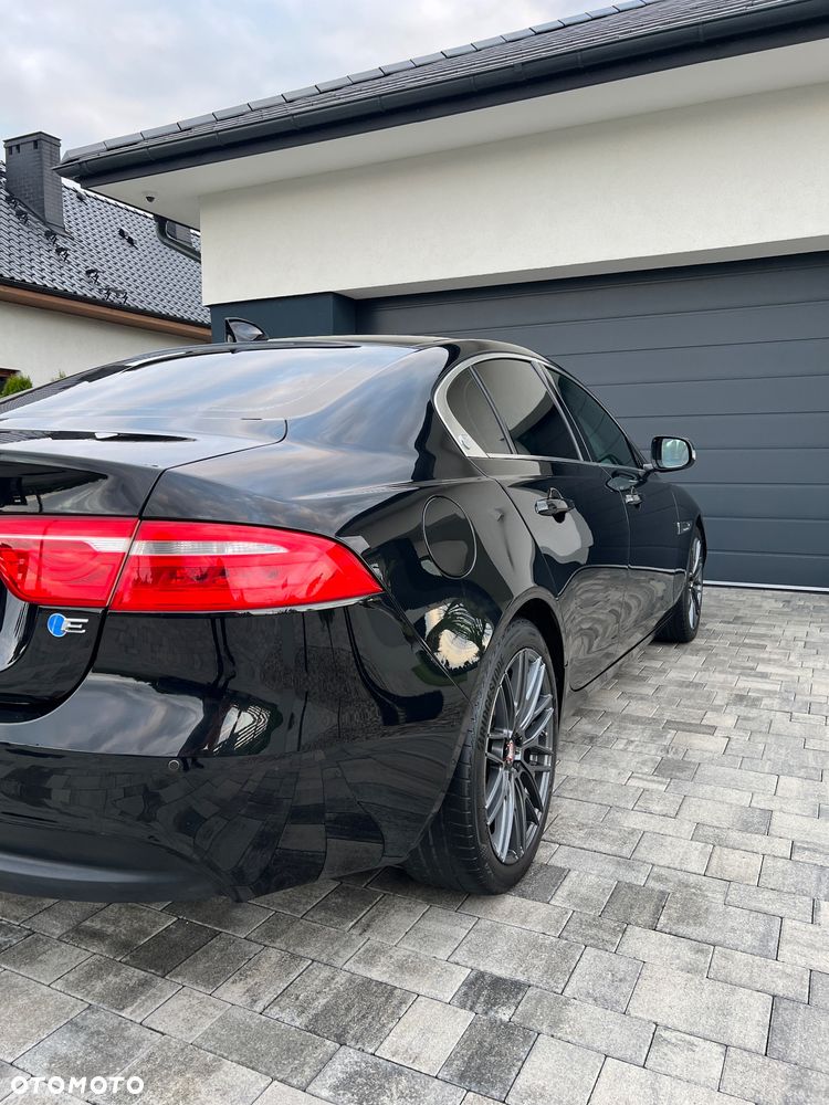 Jaguar XE 2.0 D Prestige - 15