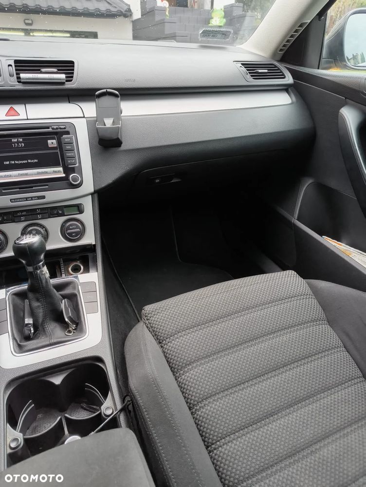 Volkswagen Passat - 8