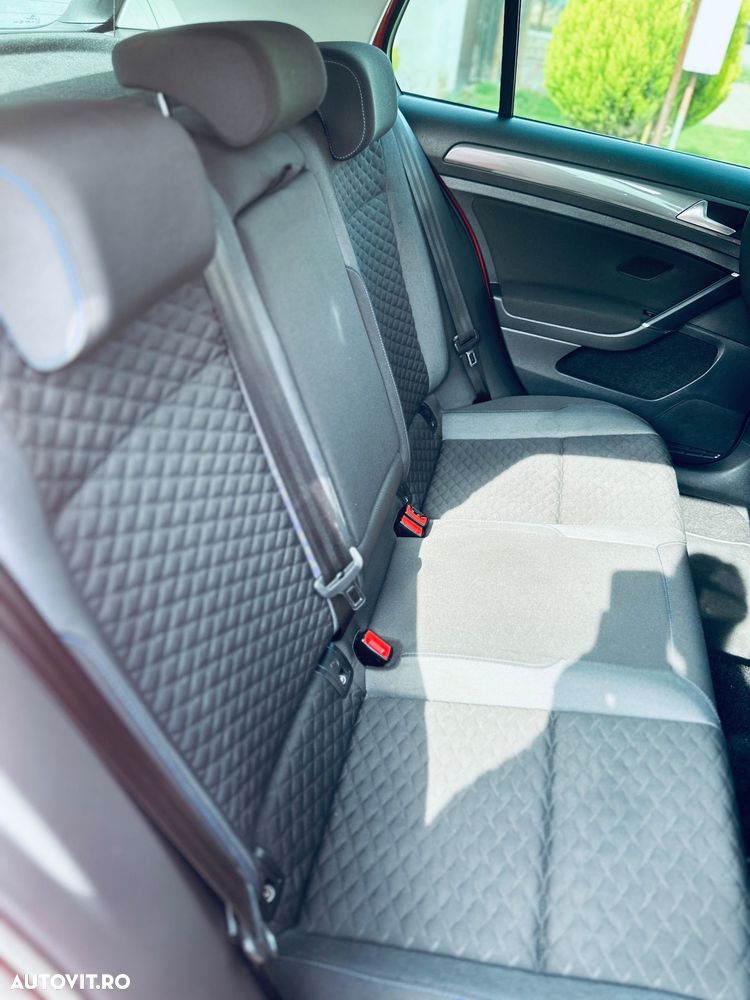 Volkswagen Golf - 13