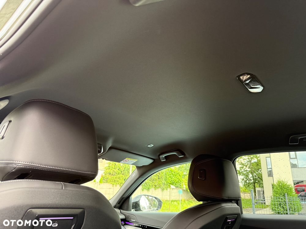 BMW Seria 5 520d xDrive mHEV - 15