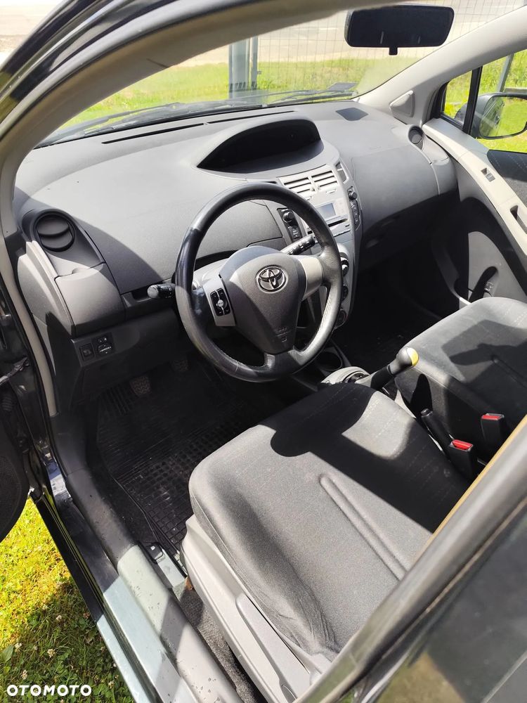 Toyota Yaris 1.3 VVT-i Sol - 8