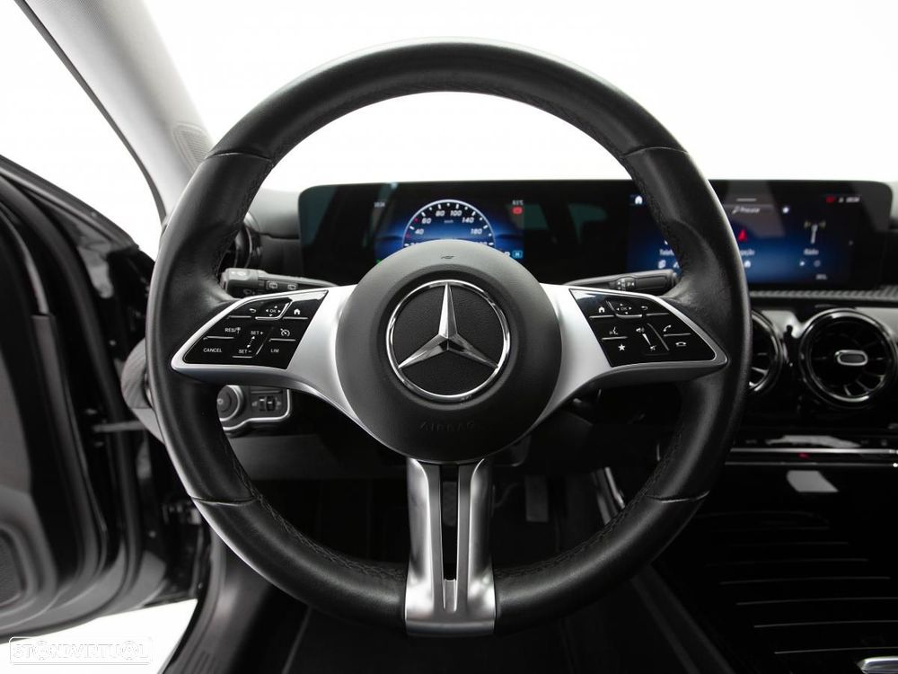 Mercedes-Benz A 250 e — fotografia 17