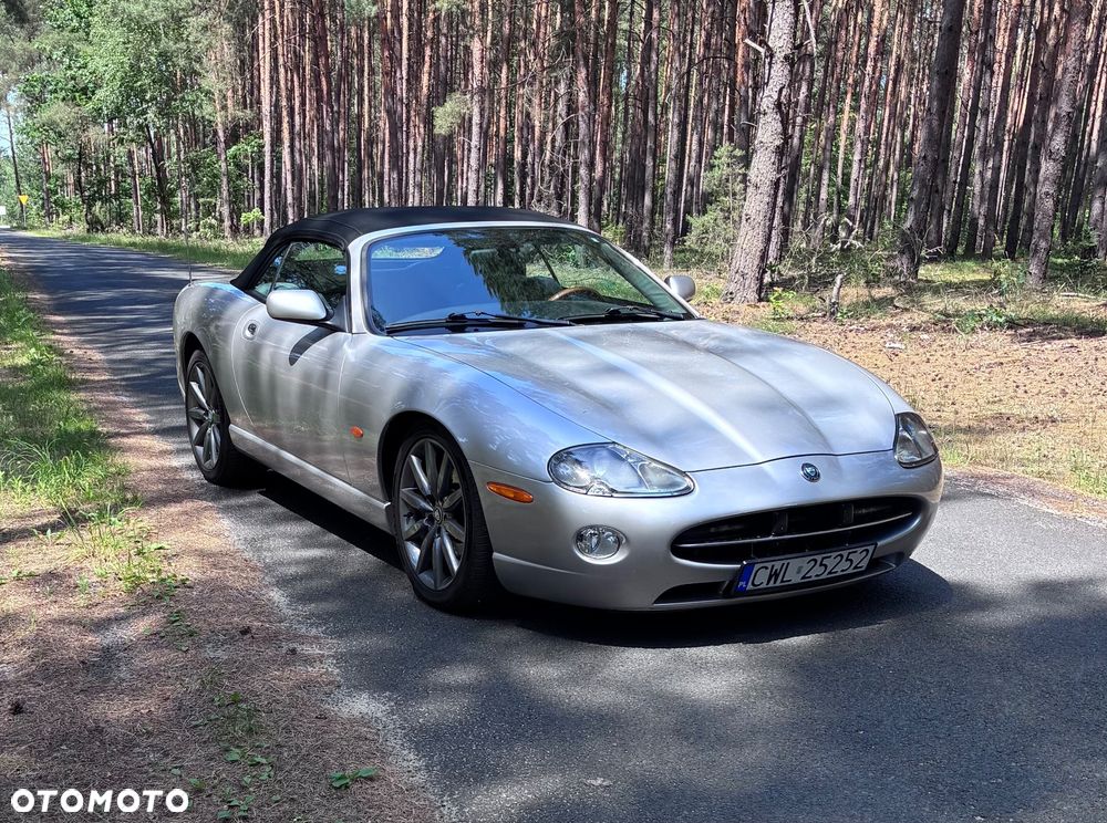 Jaguar XK8 Cabriolet - 16