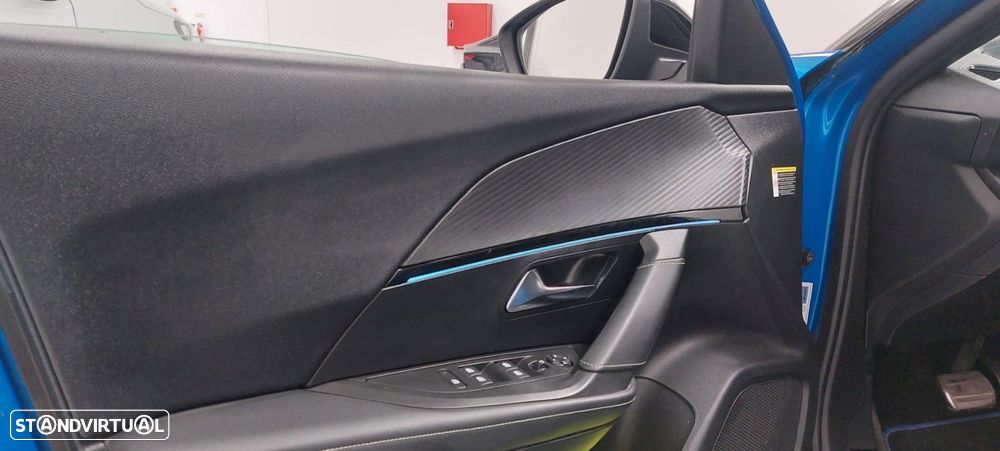 Peugeot e-2008 50 kWh GT - 12