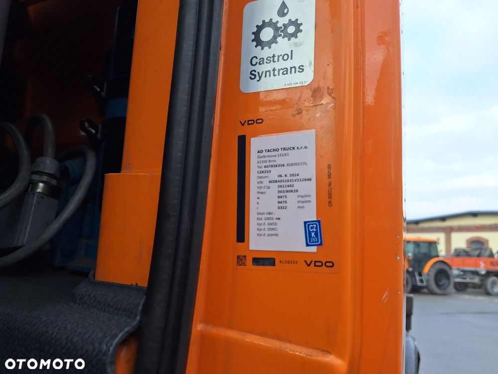 Versalift Unimog U400 4X4+ Stratos B30 24 Valn + Shmidt Kl V32 - 11