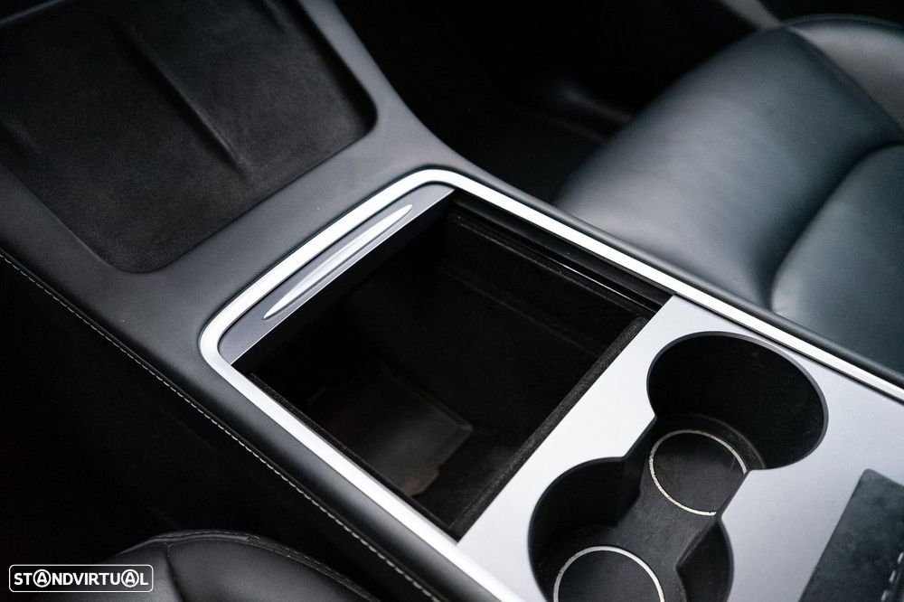 Tesla Model Y RWD - 30