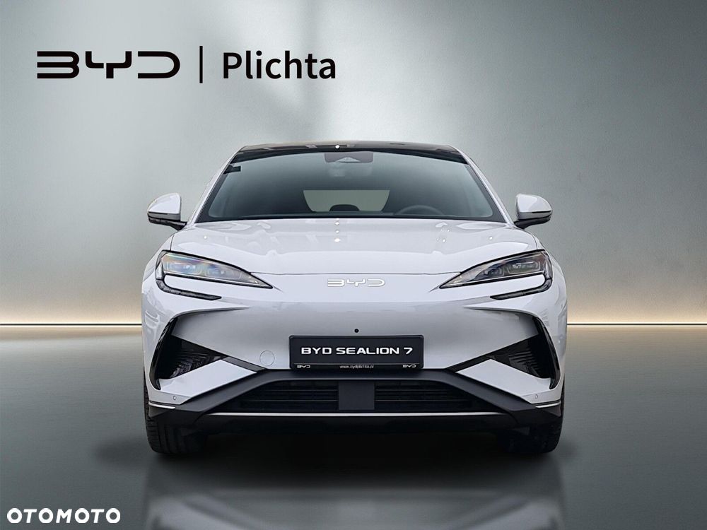 BYD Sealion 7 - 8