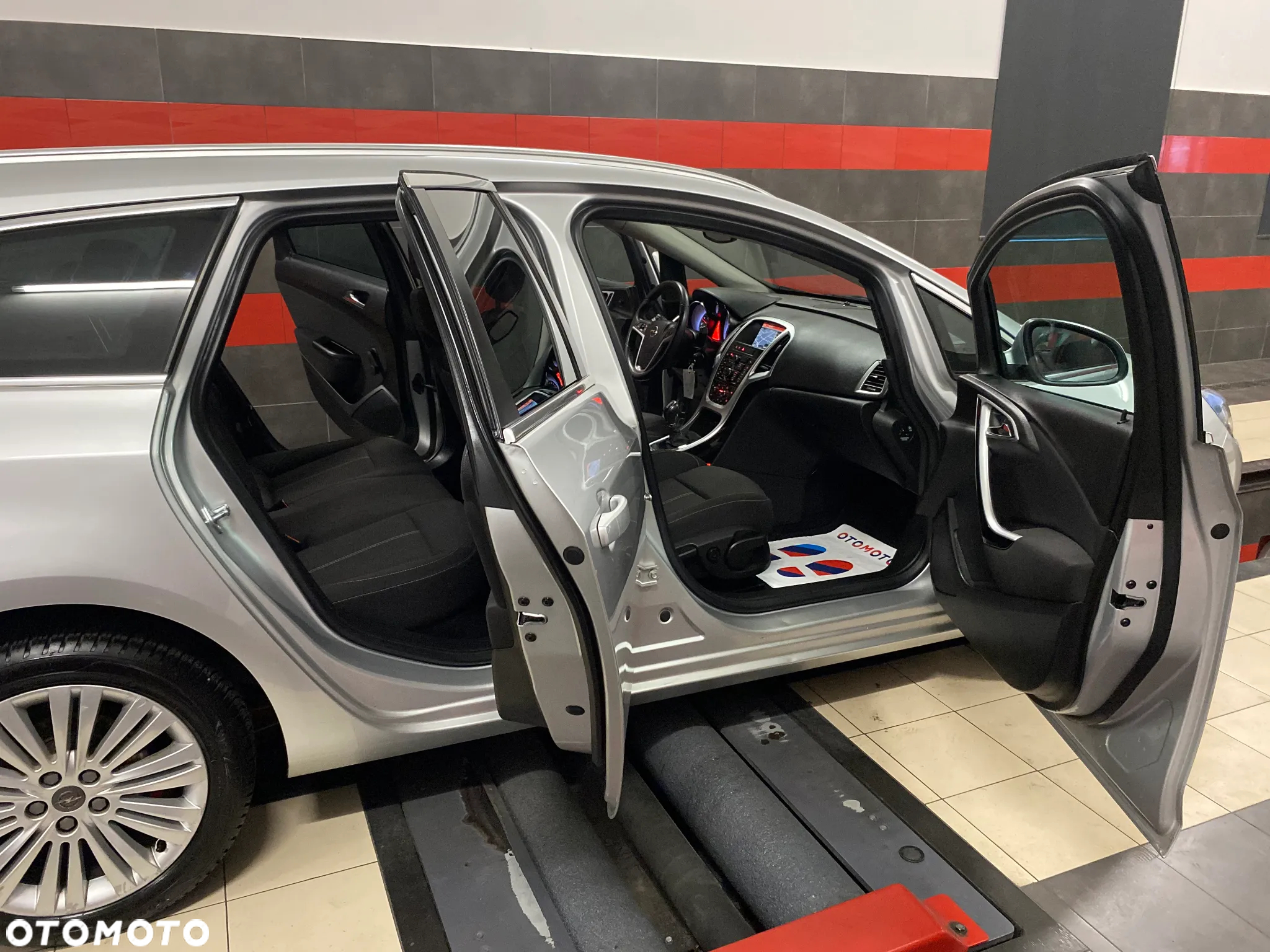 Opel Astra 1.4 Turbo Sports Tourer Edition - 17