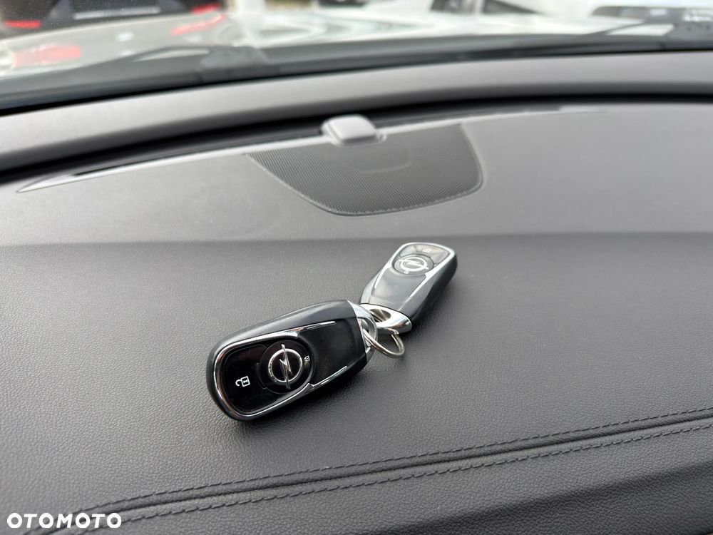 Opel Insignia 1.5 T Exclusive S&S - 40