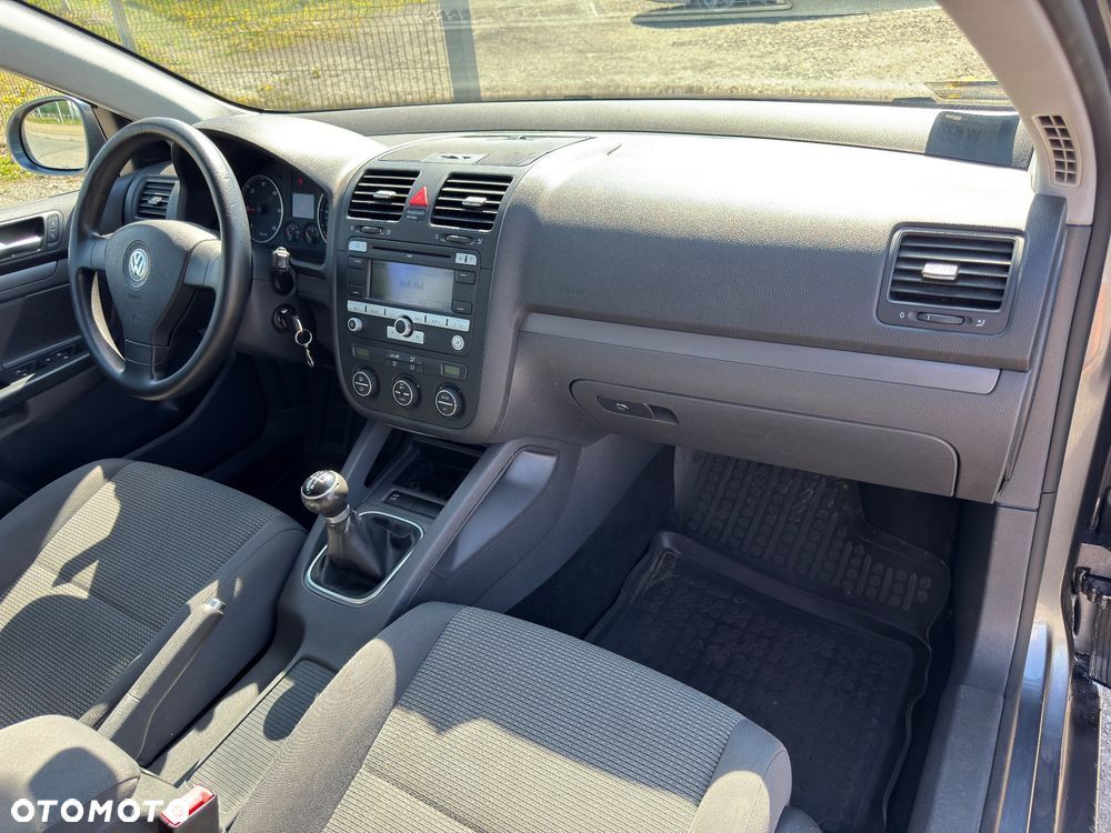Volkswagen Golf 1.9 TDI DPF Comfortline - 26