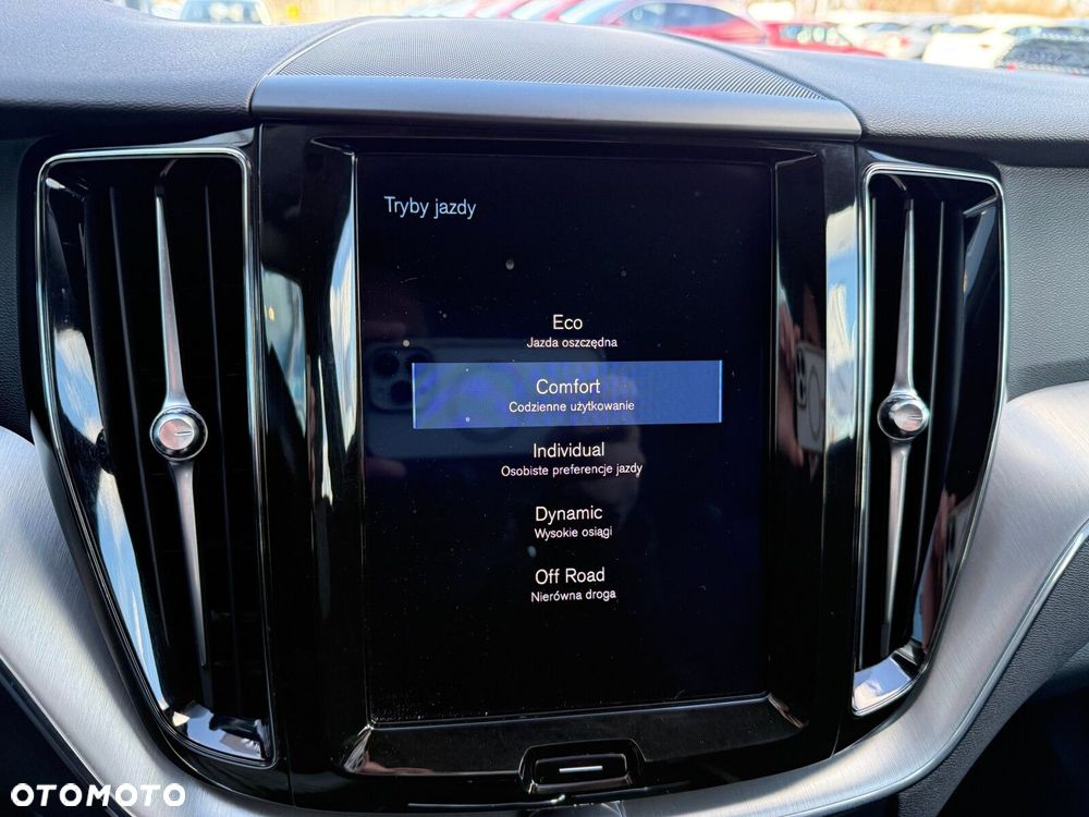 Volvo XC 60 T4 Momentum Pro - 20