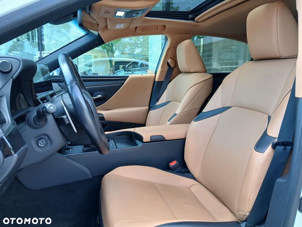Lexus ES 300h Business Edition - 7