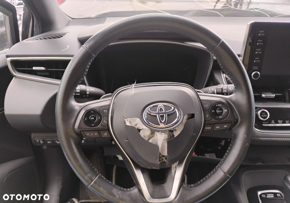 Toyota Corolla - 13
