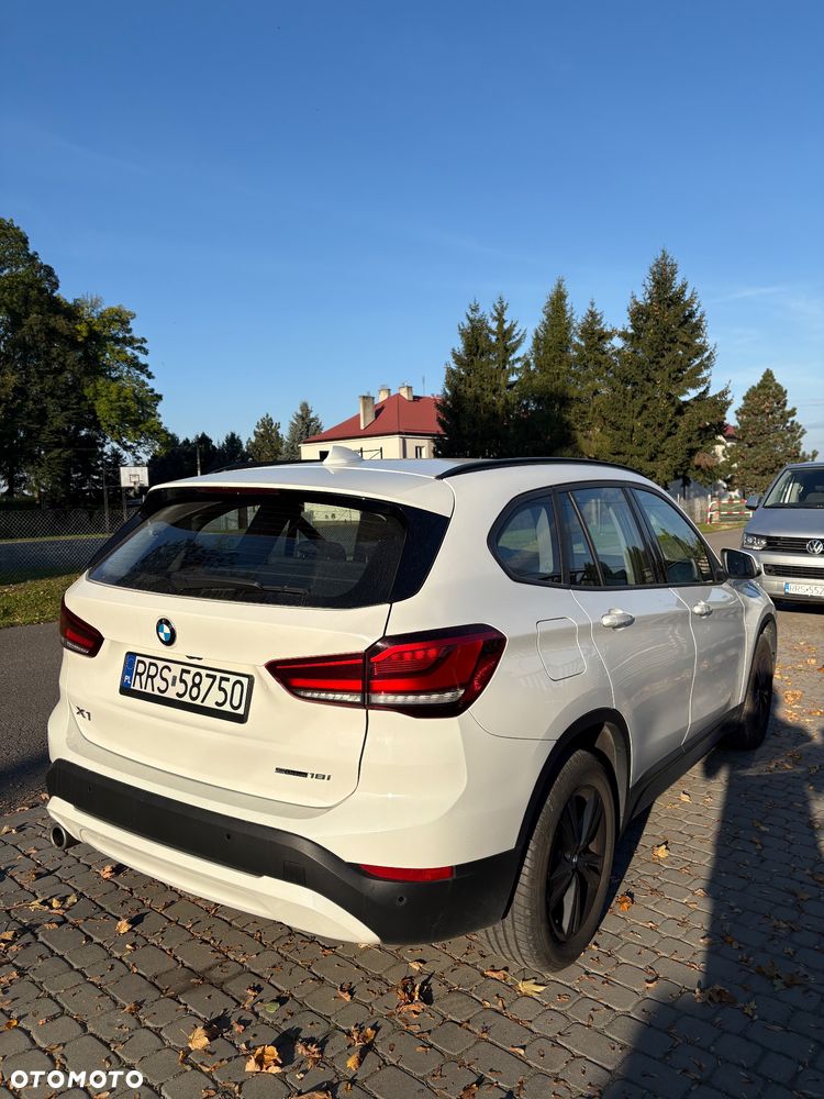 BMW X1 sDrive18i xLine - 4