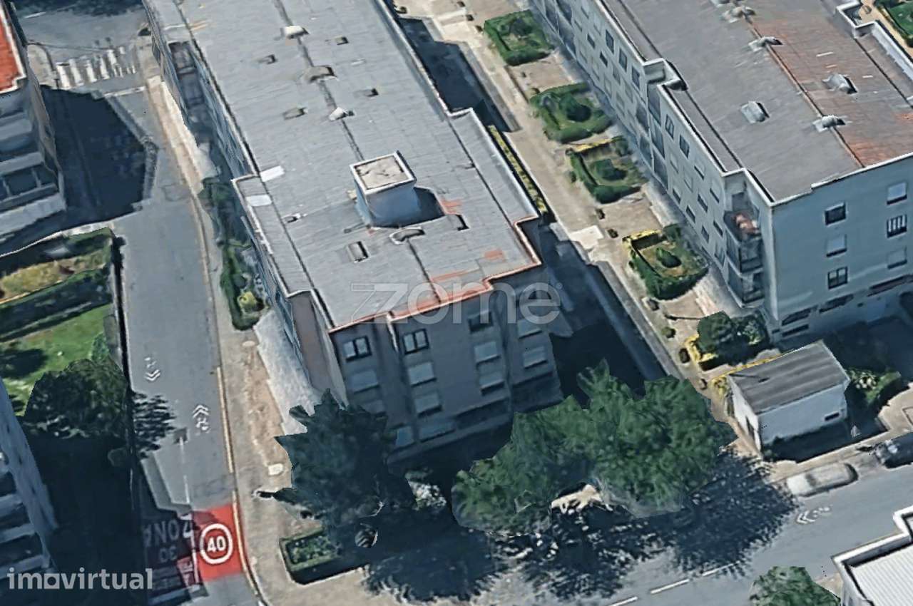 Lugar de Garagem Coberto | 13 m² | São Mamede de Infesta