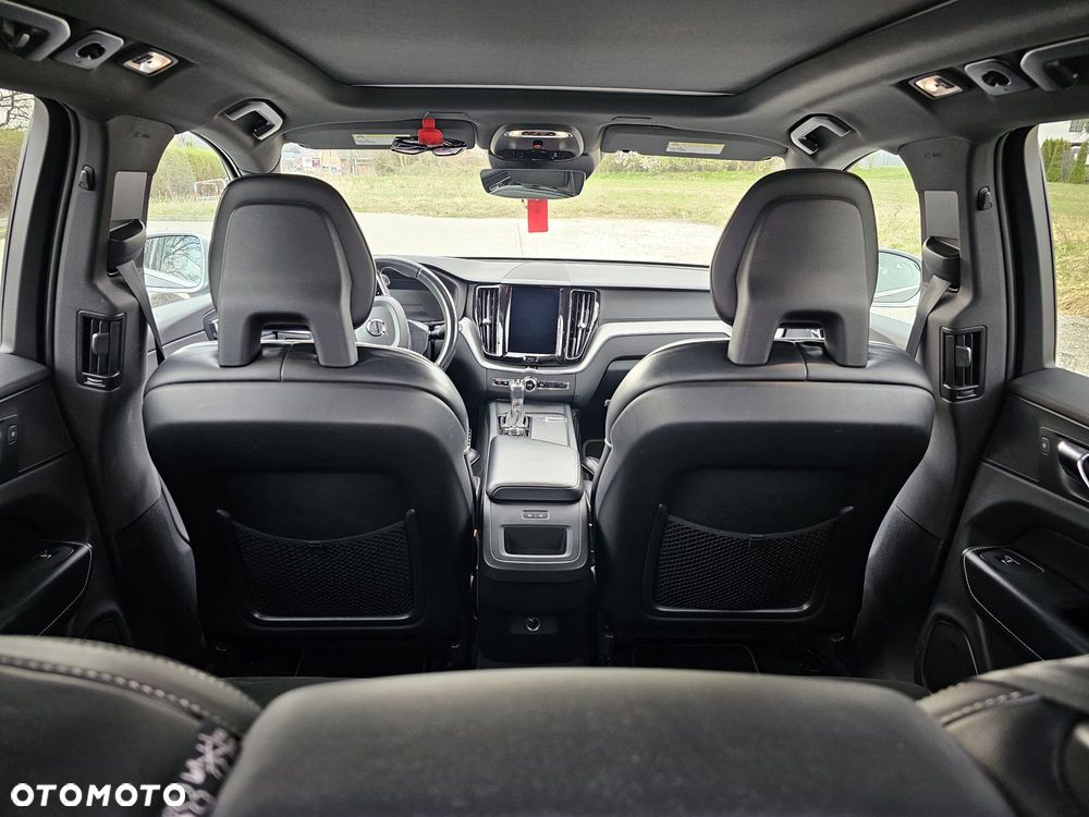 Volvo XC 60 T6 AWD Geartronic RDesign - 9