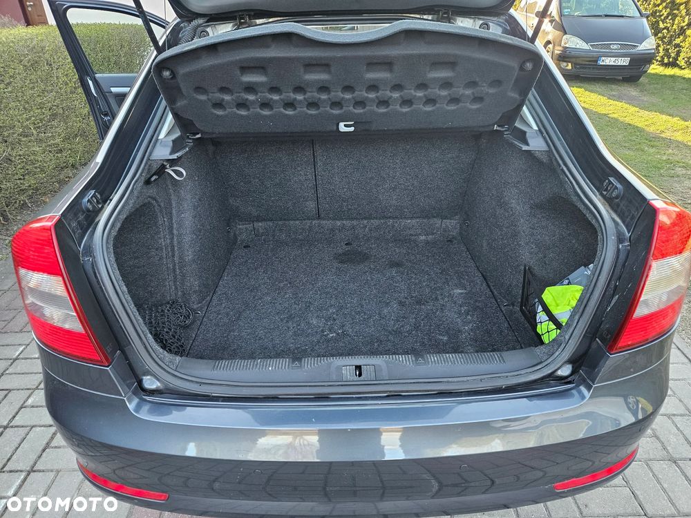 Skoda Octavia 1.6 - 9