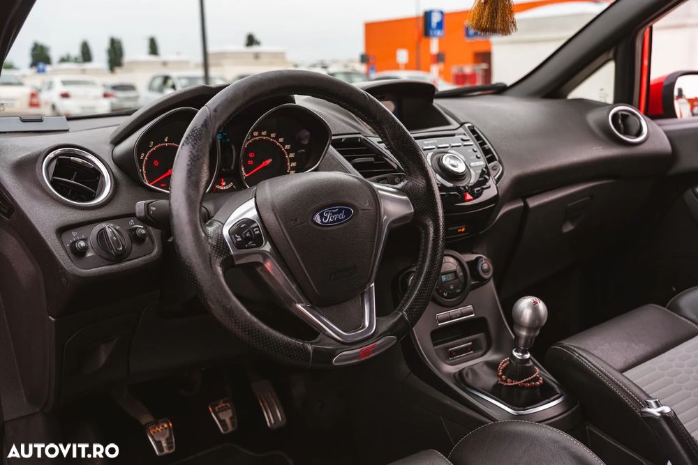 Ford Fiesta 1.6 ST - 13