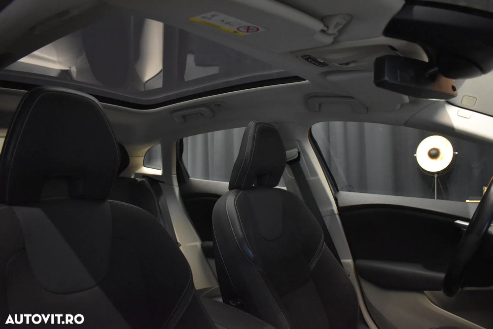 Volvo V40 D4 VEA Summum - 19