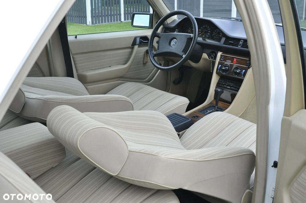 Mercedes-Benz W124 (1984-1993) - 26