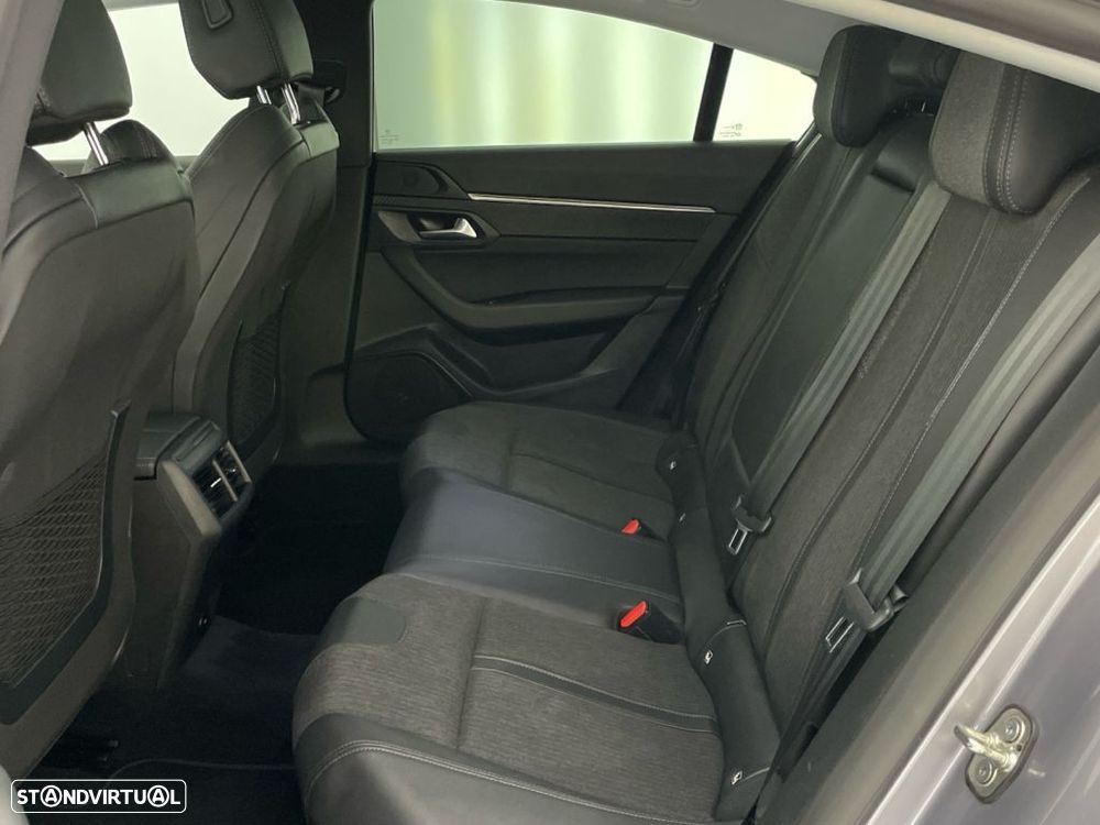Peugeot 508 1.6 Hybrid Allure Pack e-EAT8 - 12