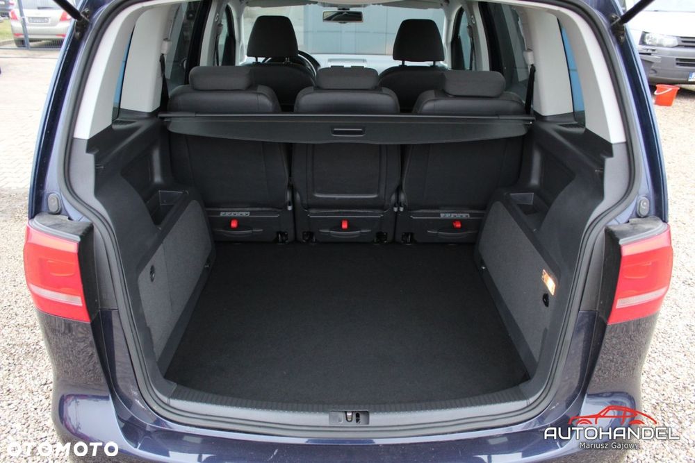 Volkswagen Touran - 20