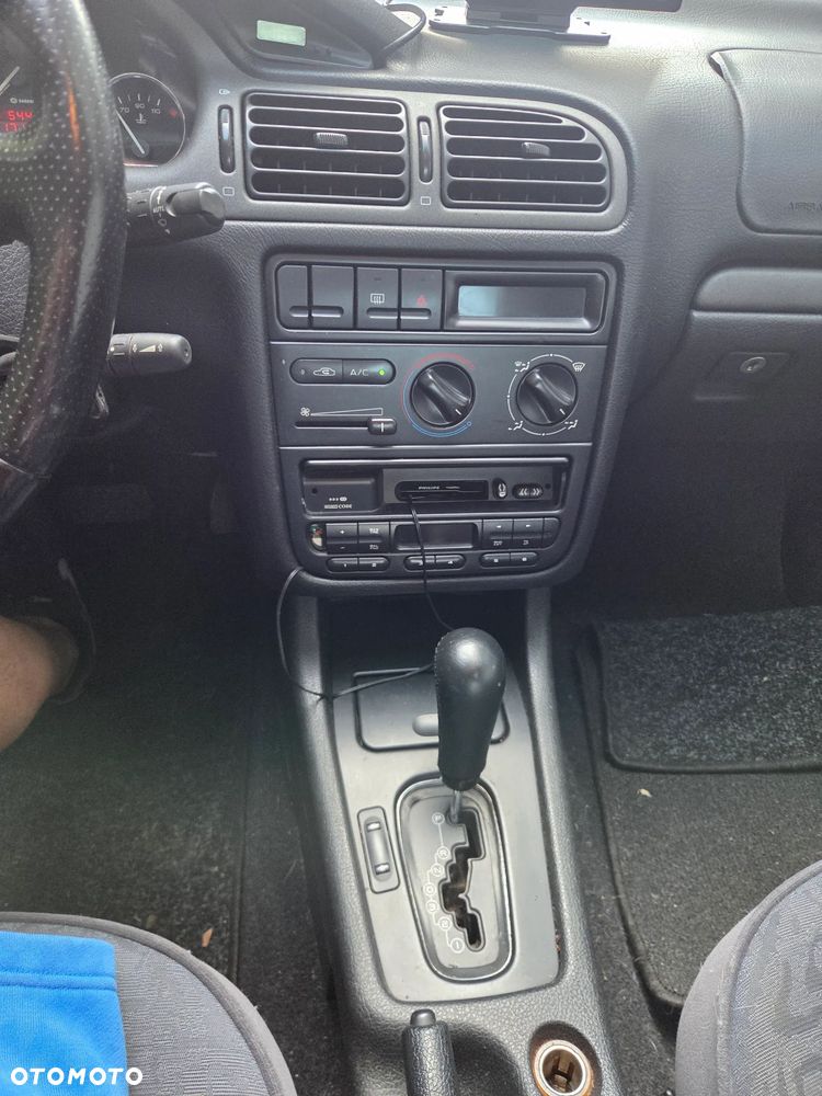 Peugeot 406 - 27
